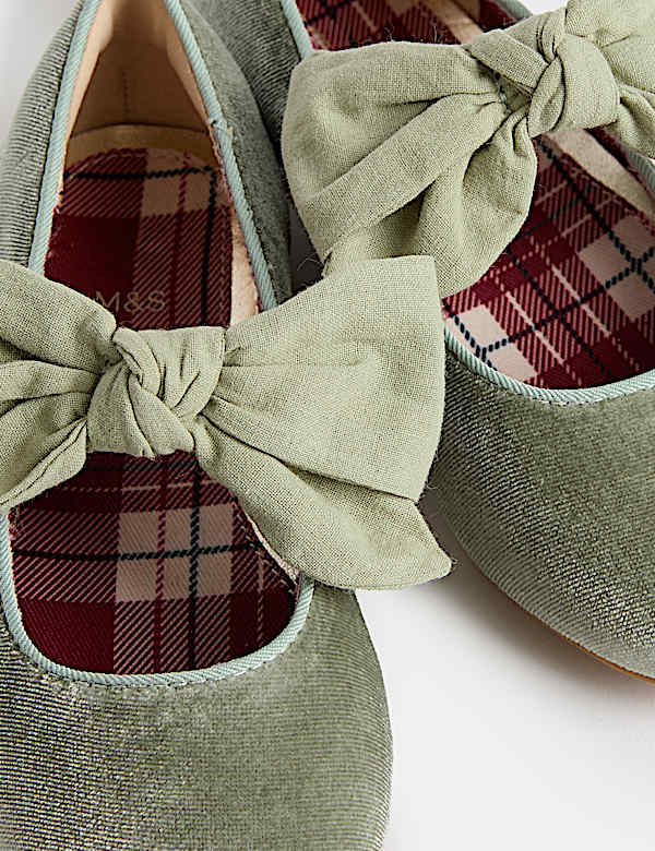 Bow Ballet Shoes (4 Small - 2 Large) - BG