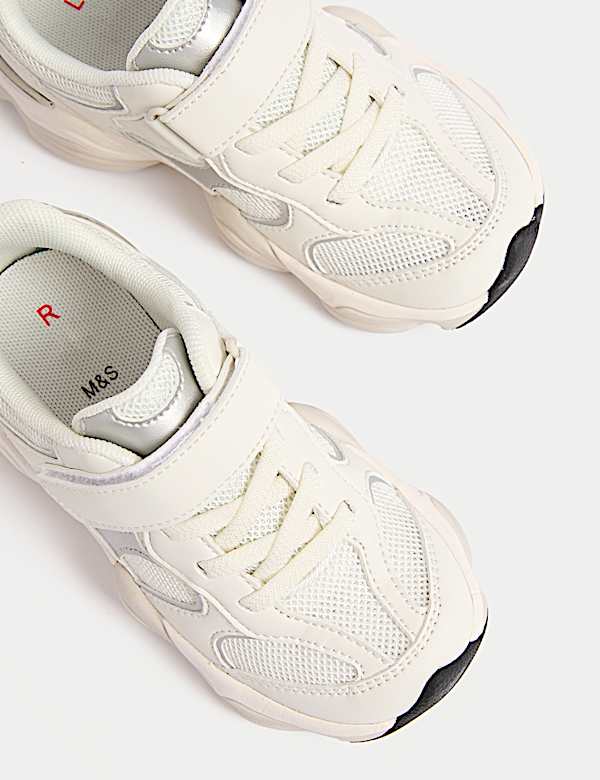 Kids' Chunky Freshfeet™ Riptape Trainers (4 Small - 3 Large) - RO