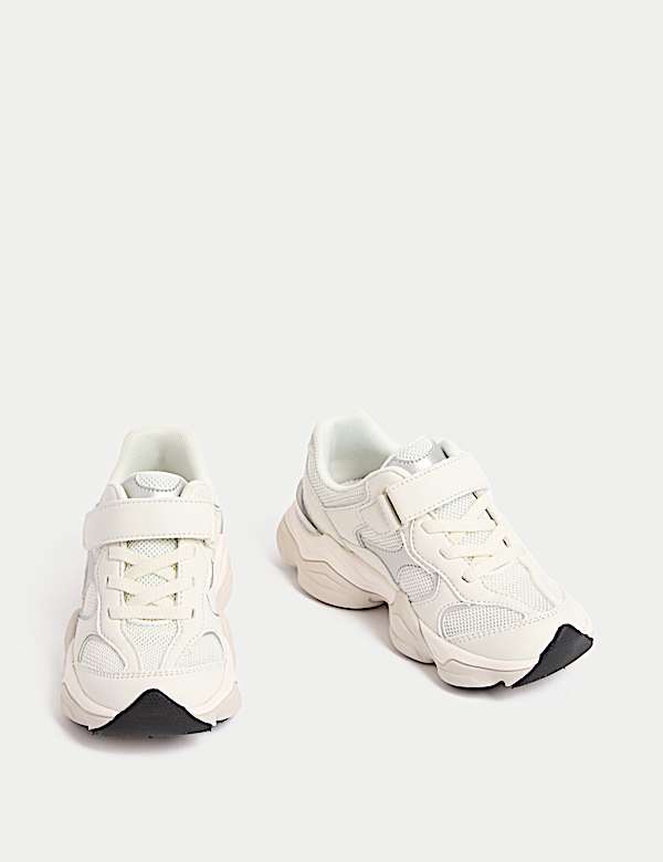 Kids' Chunky Freshfeet™ Riptape Trainers (4 Small - 3 Large) - RO