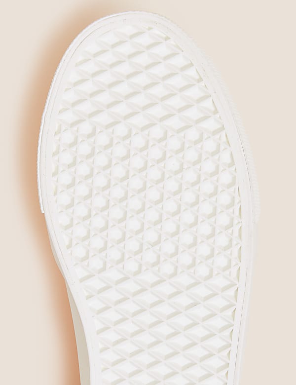 Kids' Rainbow Freshfeet™ Riptape Trainers