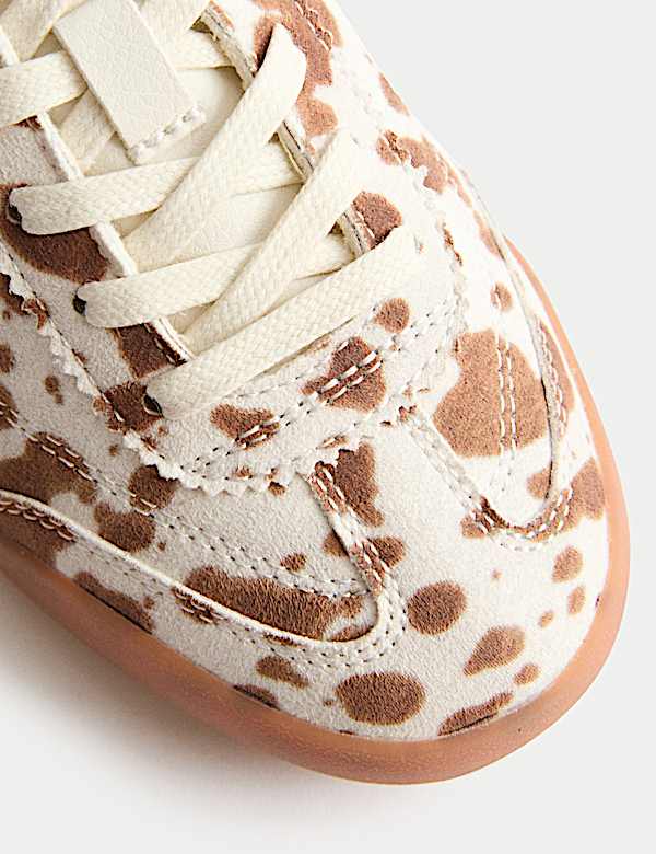 Dziecięce buty sportowe w krowie łaty na cienkiej podeszwie (3 duży – 7 duży) - PL