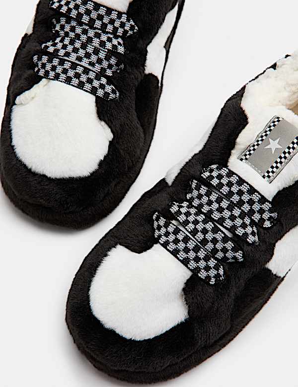 Kids&rsquo; 3D Trainer Slippers (4 Small-7 Large) - TW