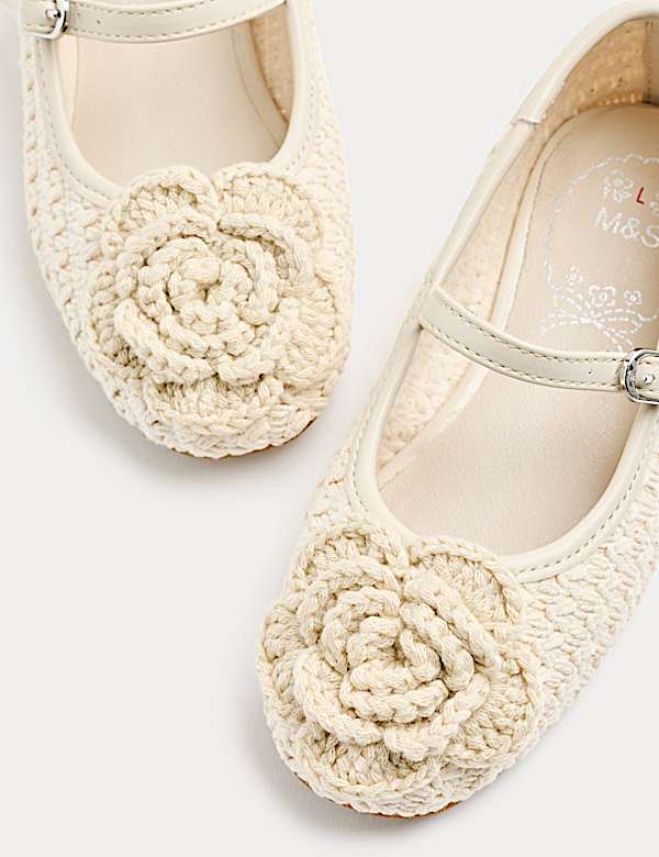 Ballerines enfant orn&eacute;es de fleurs (du 20,5 au 34,5) - CH