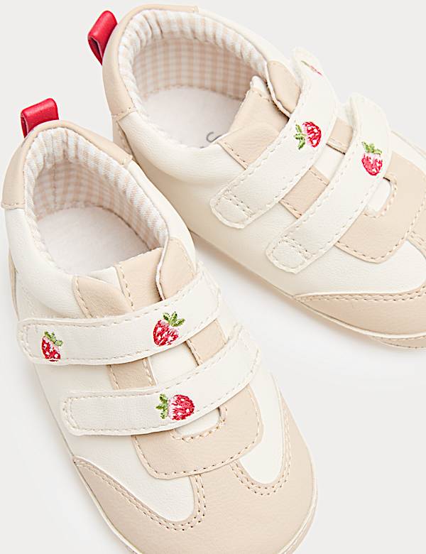 Baby Strawberry Pram Trainers (0-18 Mths ) - RS