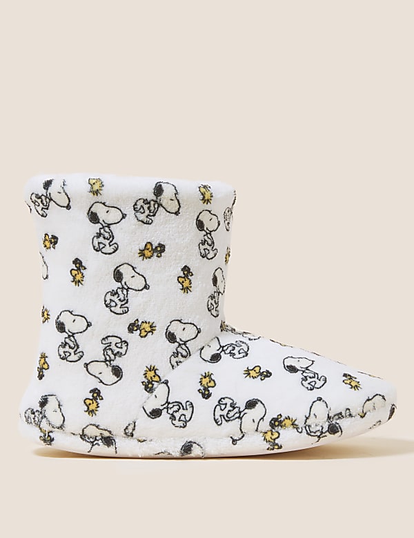 Snoopy boots shop