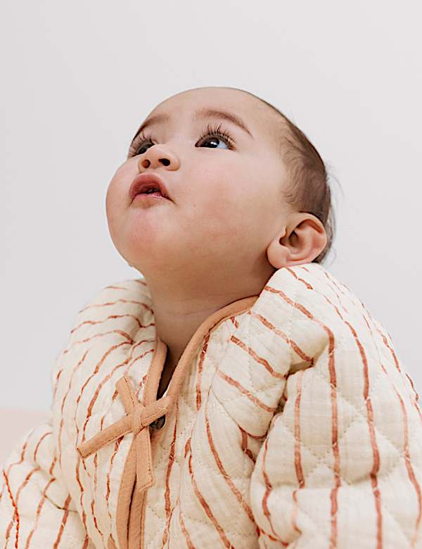 Gestreifte Steppjacke aus reiner Baumwolle (0&ndash;3 J.) - DE