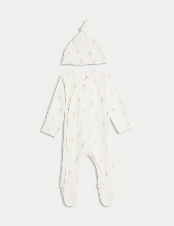 2-tlg. Set bestehend aus Schlafanzug und Haube aus Samt mit Peter Rabbit™ Motiv (3,2&nbsp;kg bis 1&nbsp;Jahr) - DE