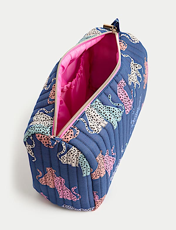 Large Quilted Wash Bag - GR