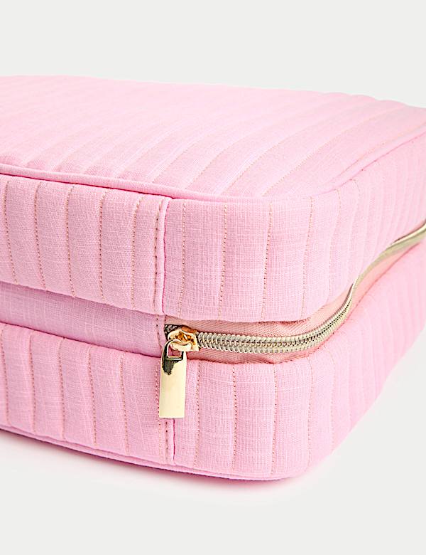 Hanging Wash Bag