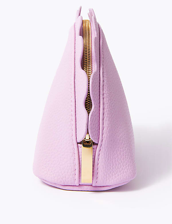 Scallop Toiletry Bag
