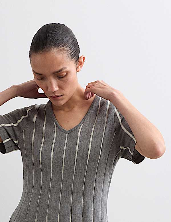 Merino Wool Rich V-Neck Pleated Knitted Top - AU
