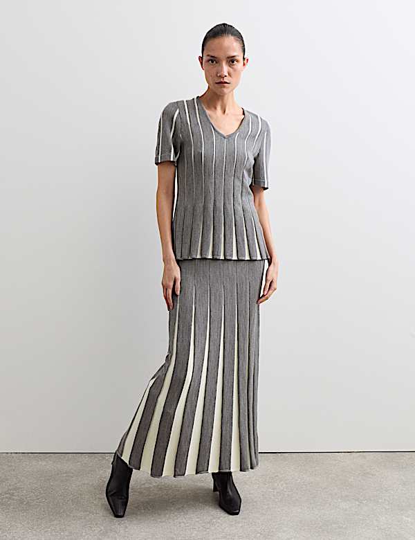 Merino Wool Rich V-Neck Pleated Knitted Top - AU