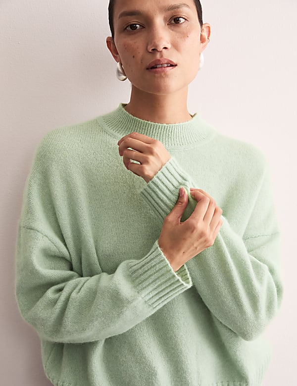 Green crew neck jumper online