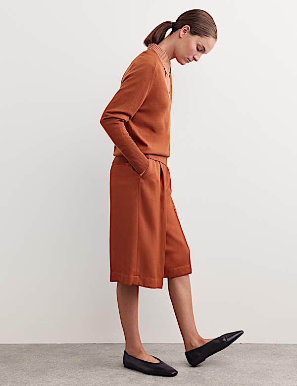 Pull en laine m&eacute;rinos avec soie &agrave; col en V - CH