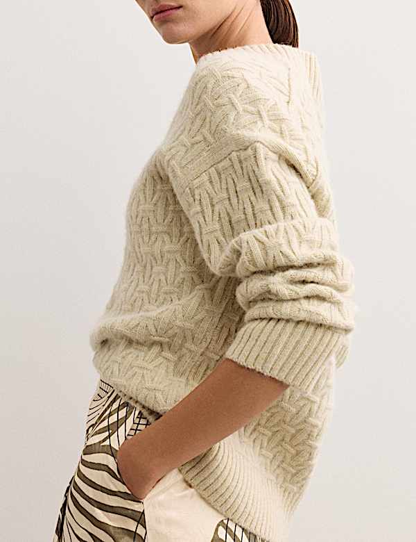 Alpaca Blend Cable Knit V-Neck Jumper with Cashmere - AU