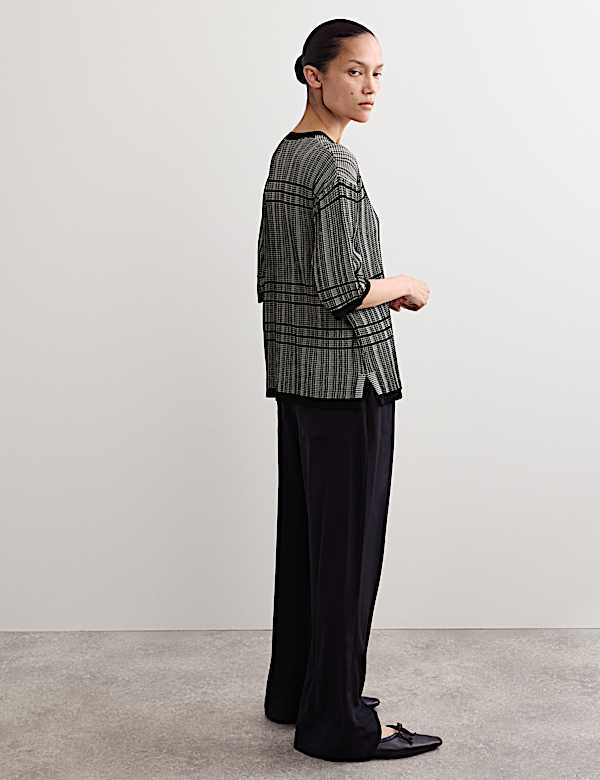 Checked Crew Neck Knitted Top - BE