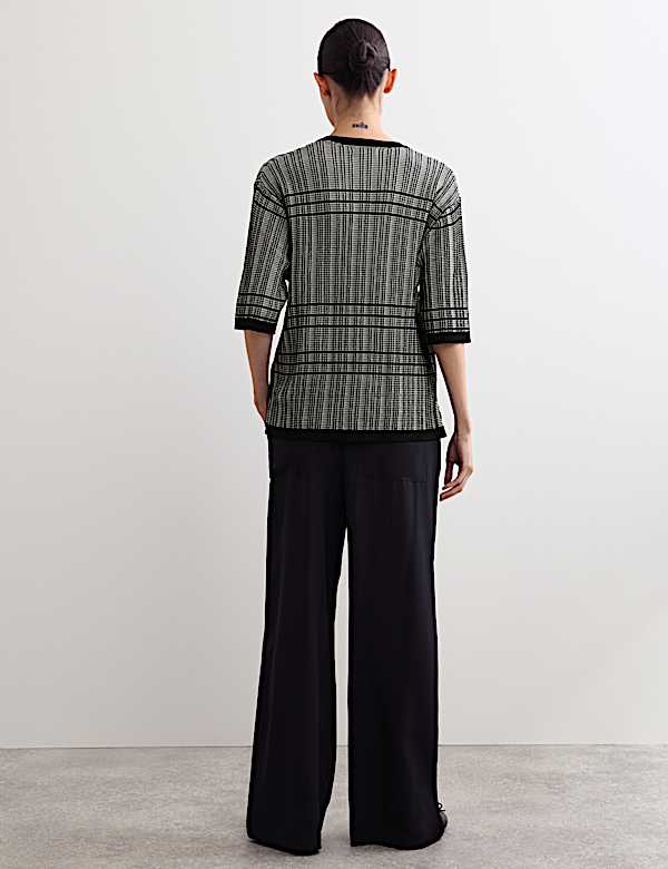 Checked Crew Neck Knitted Top - BE