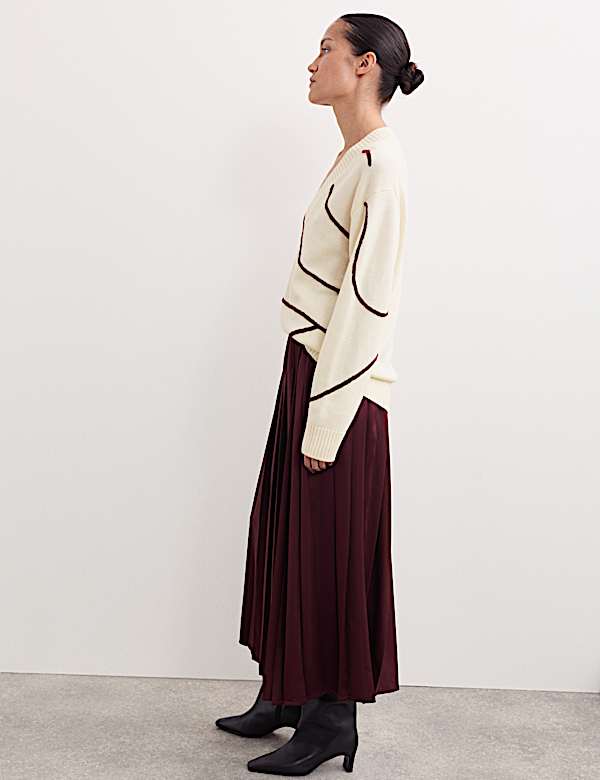 Merino Wool Embroidered Stripe V-Neck Jumper - BE