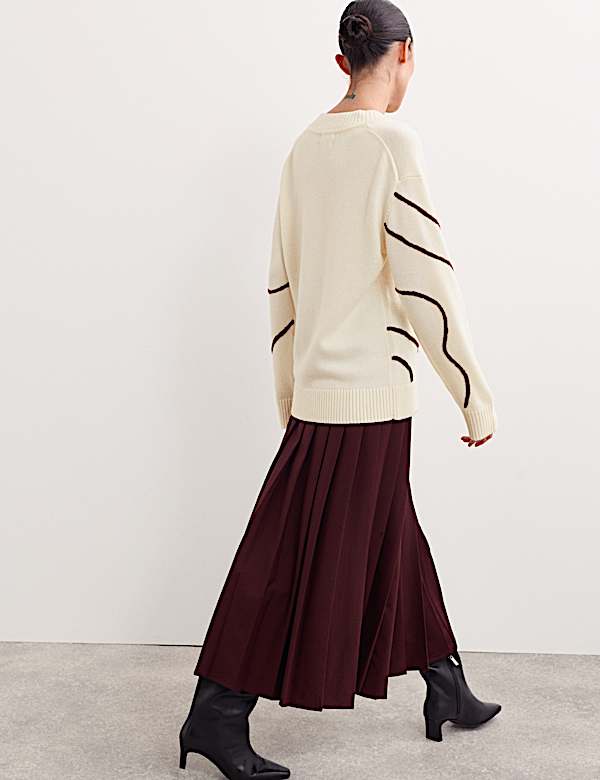 Merino Wool Embroidered Stripe V-Neck Jumper - BE