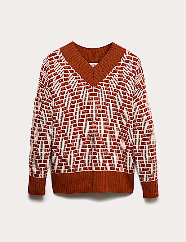 Merino Wool Rich Diamond Stitch V-Neck Jumper - BE