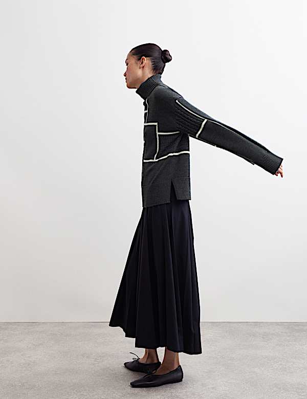 Merino Wool Block Funnel Neck Relaxed Jumper - FR