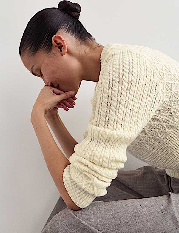 Jersey informal de lana de merino de punto trenzado con dise&ntilde;o de patchwork - ES