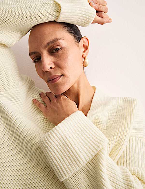 Jersey informal 100% lana de merino de escote en pico - ES