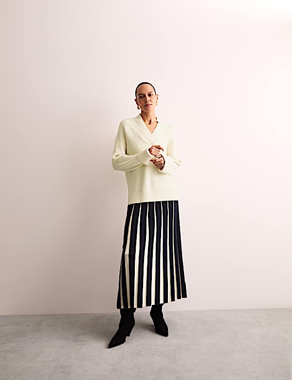 Jersey informal 100% lana de merino de escote en pico - ES