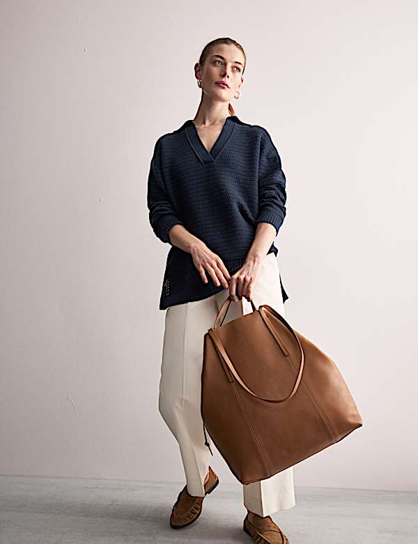 Zuiver katoenen, ruimvallende trui met kraag en structuur - BE