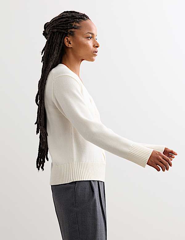 Pure Merino Wool V-Neck Twist Jumper - ES