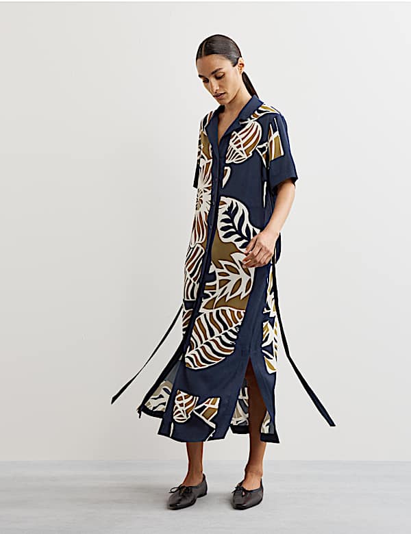 Vestido camisero a media pierna de rayas laterales con estampado de hojas - ES