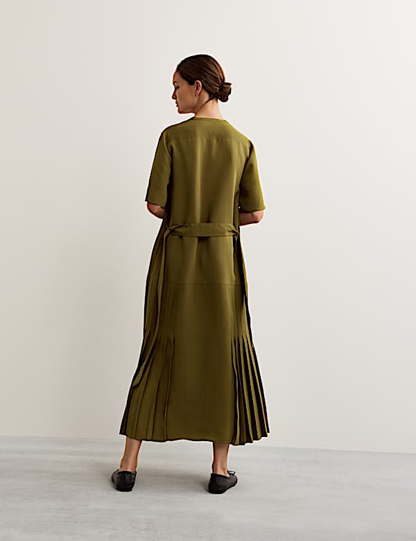 Robe chemise midi plissée sans encolure à motif chevrons et nœud à la taille - CA