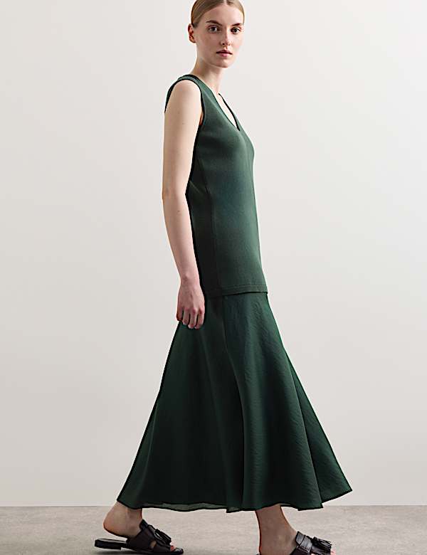 V-Neck Stitch Detail Midi Knitted Dress - IT