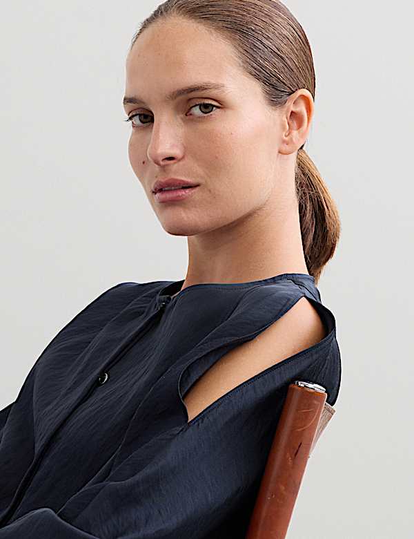 Robe tube longueur genou &agrave; &eacute;paules d&eacute;nud&eacute;es - CA