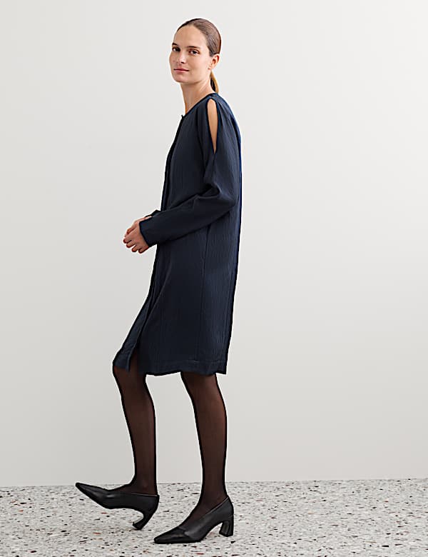 Robe tube longueur genou &agrave; &eacute;paules d&eacute;nud&eacute;es - CA