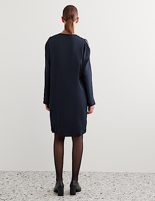 Robe tube longueur genou &agrave; &eacute;paules d&eacute;nud&eacute;es - CA