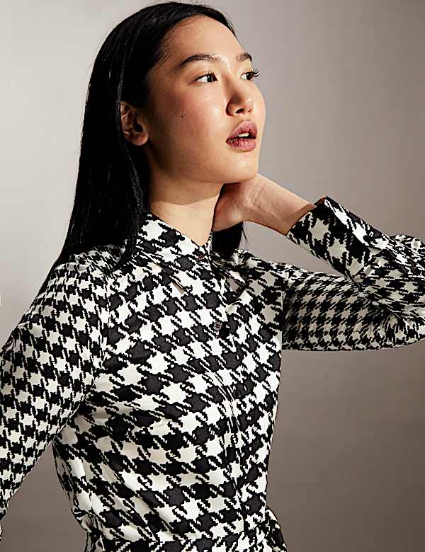 Robe midi style chemise 100&nbsp;% soie avec imprim&eacute; - CA