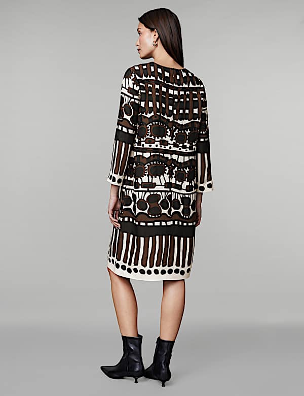 Gaun Terusan Panjang Lutut Bermotif - ID