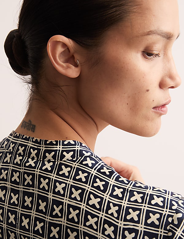 Εμπριμέ ίσιο φόρεμα με μήκος μέχρι το γόνατο - GR