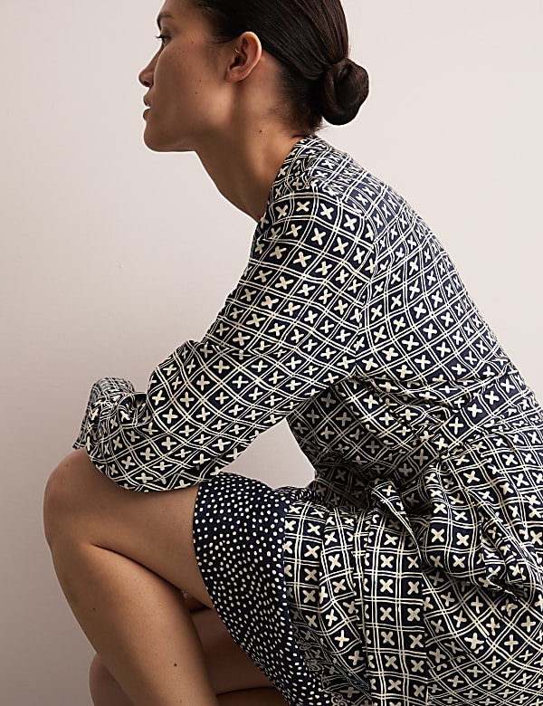 Εμπριμέ ίσιο φόρεμα με μήκος μέχρι το γόνατο - GR