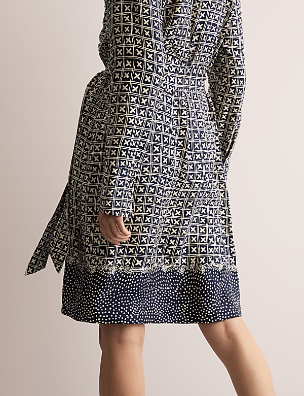 Εμπριμέ ίσιο φόρεμα με μήκος μέχρι το γόνατο - GR