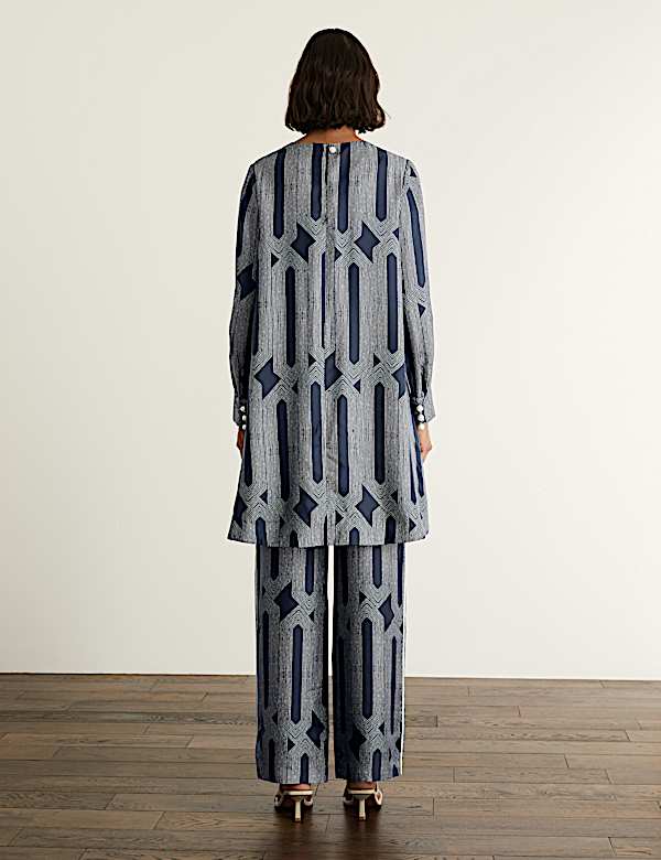 Gemustertes Mini-Etuikleid mit hohem Seidenanteil - DE