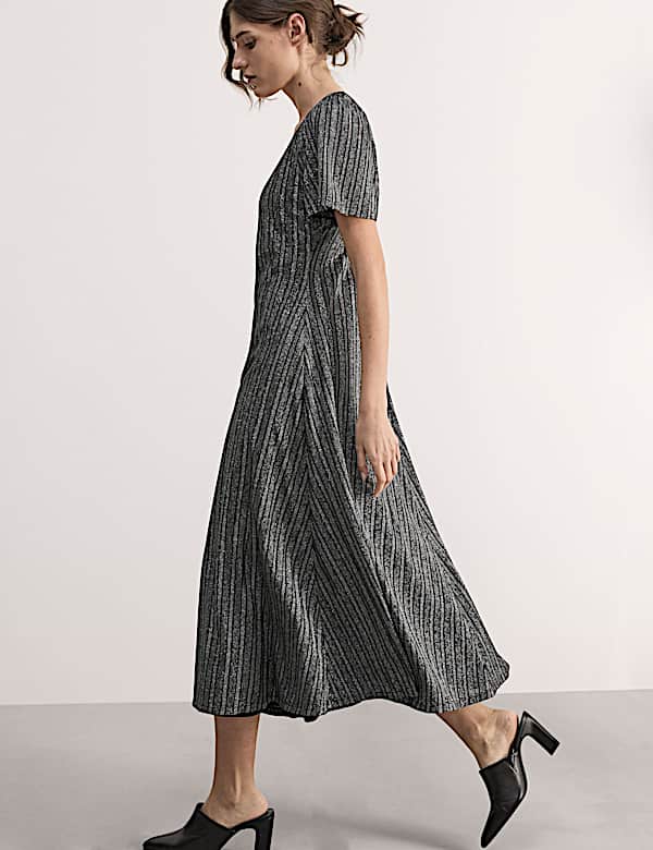 Gaun Skater Midi Kerah V Jersey Metalik - ID