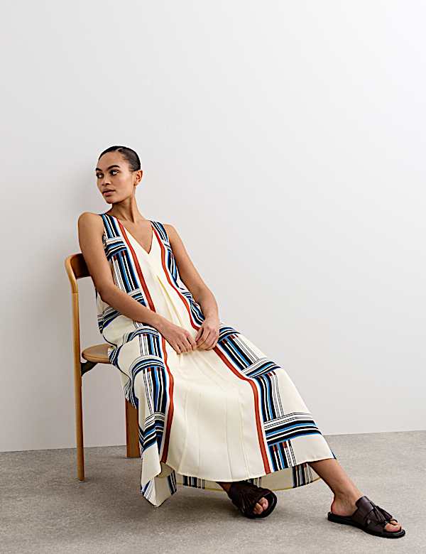 Robe midi coupe droite &agrave; carreaux et col en V - BE