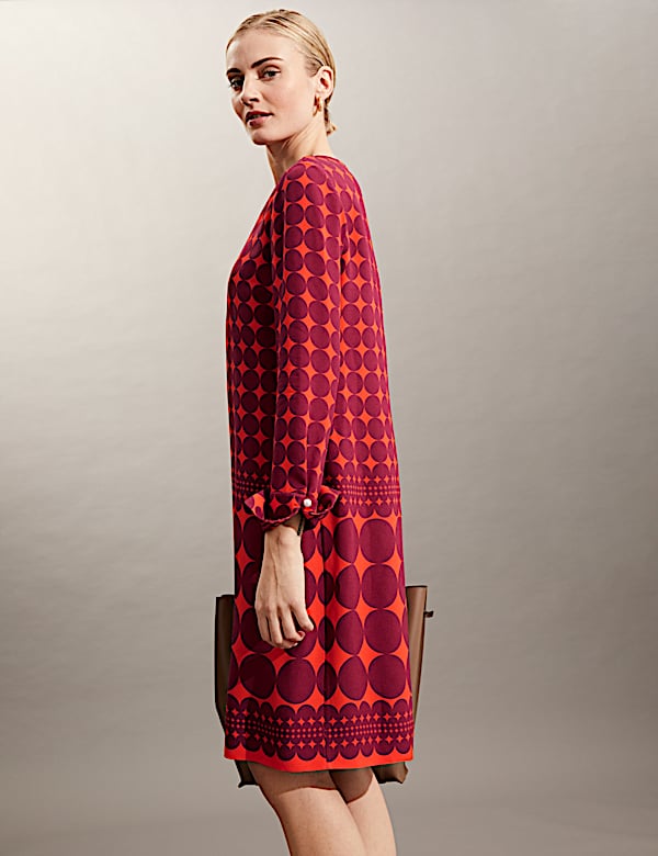 Robe tube longueur genou &agrave; motif g&eacute;om&eacute;trique - BE