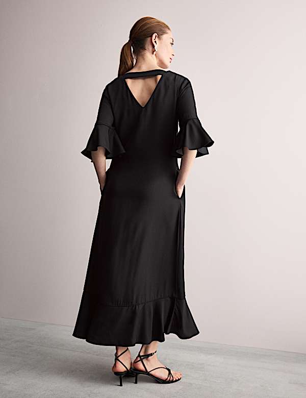 Vestido columna a media pierna con cuello en pico y mangas con volante - ES