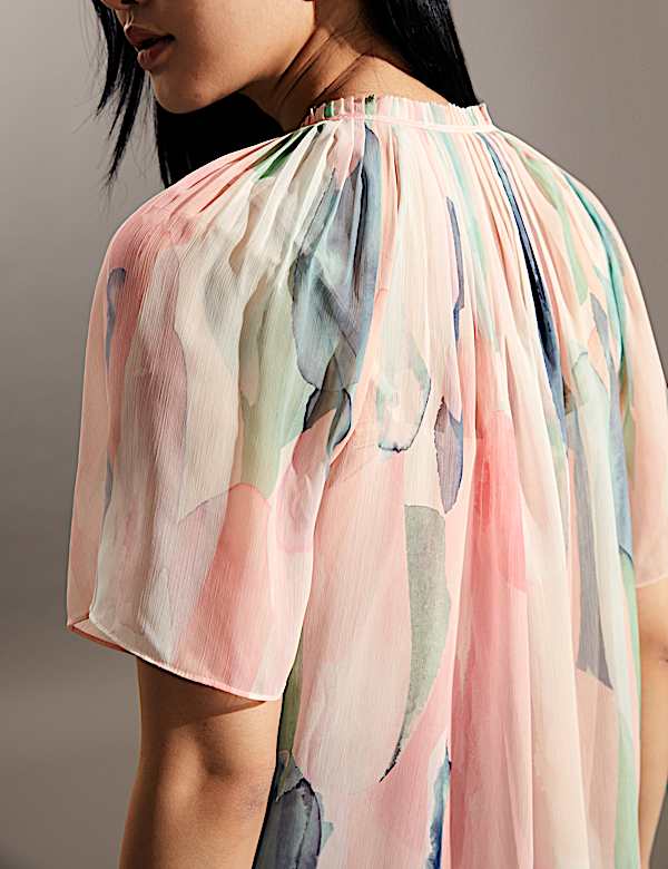 Blouse transparente &agrave; manches courtes et col V avec imprim&eacute; - CA