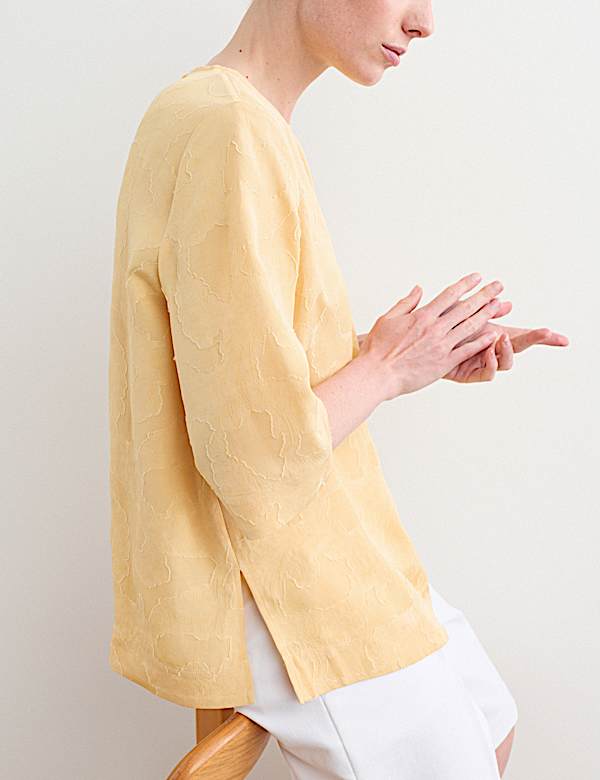 Floral Jacquard Relaxed T-Shirt - CH