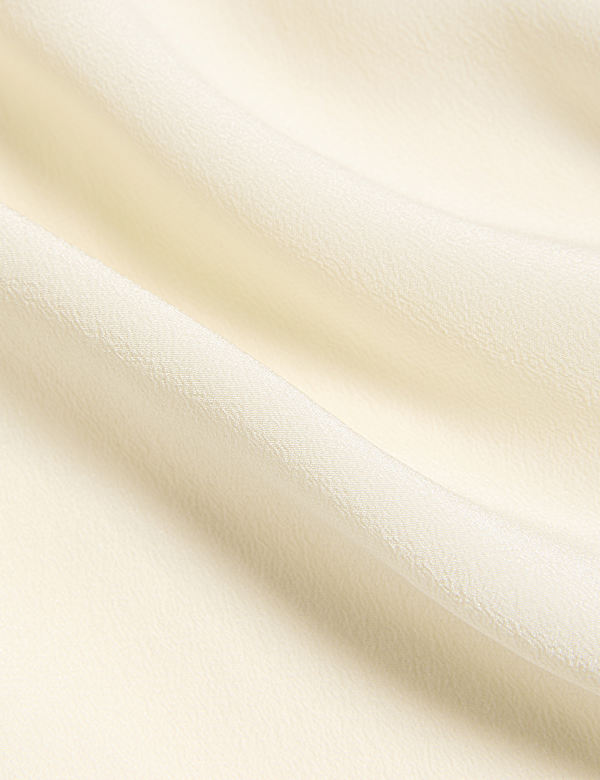 Μεταξωτό τοπ με λεπτομέρεια στον ώμο και δέσιμο στη λαιμόκοψη - GR