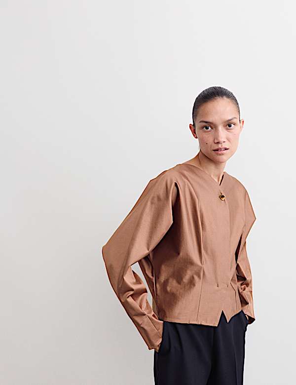 Top plissé en coton à col en V et fermeture boutonnée - FR